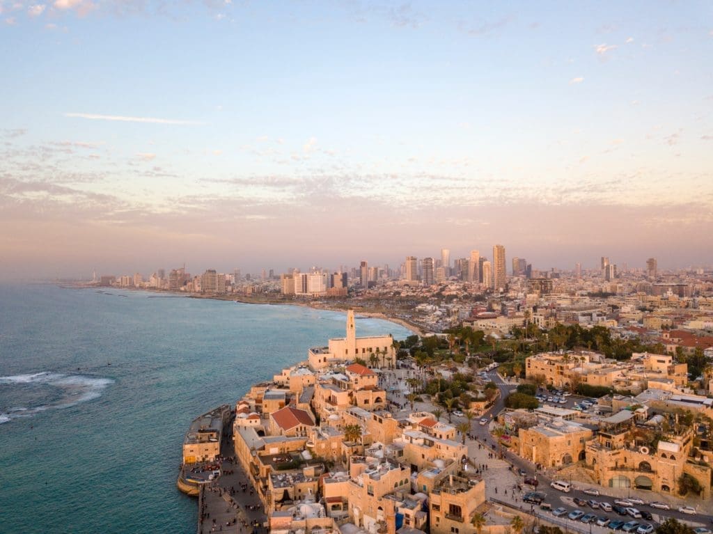 Luftbildfotografie von Tel Aviv, erstklassige Vermietung und Immobilien in Israel. Ein israelischer Anwalt kann bei der Vermietung von Immobilien in Israel und dem Verkauf von Immobilien in Israel helfen. israelischer Anwalt in Los Angeles, israelischer Anwalt in New York, israelischer Anwalt in Miami,  