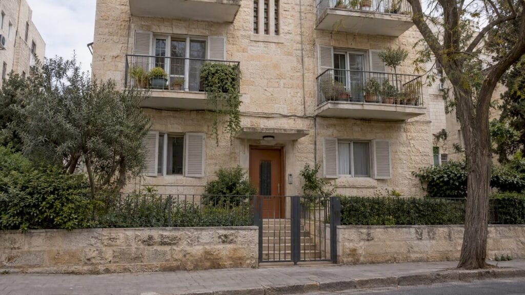 Jerusalem apartment representing Israeli estate property