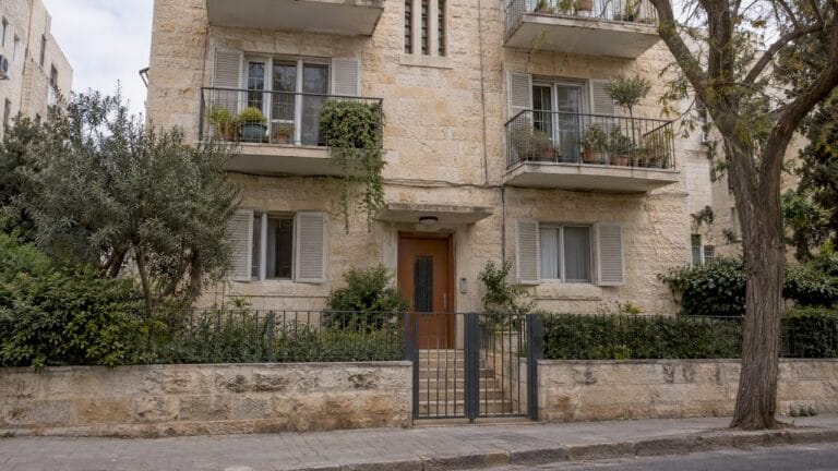Jerusalem apartment representing Israeli estate property
